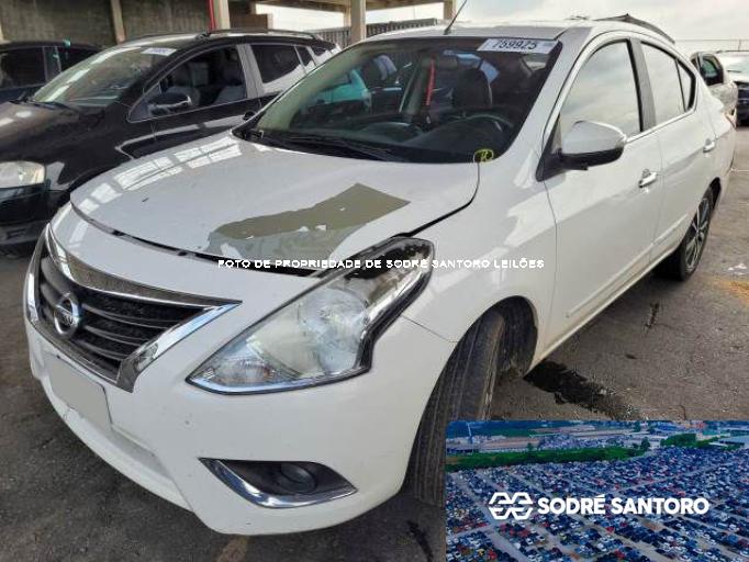 NISSAN VERSA 18/18