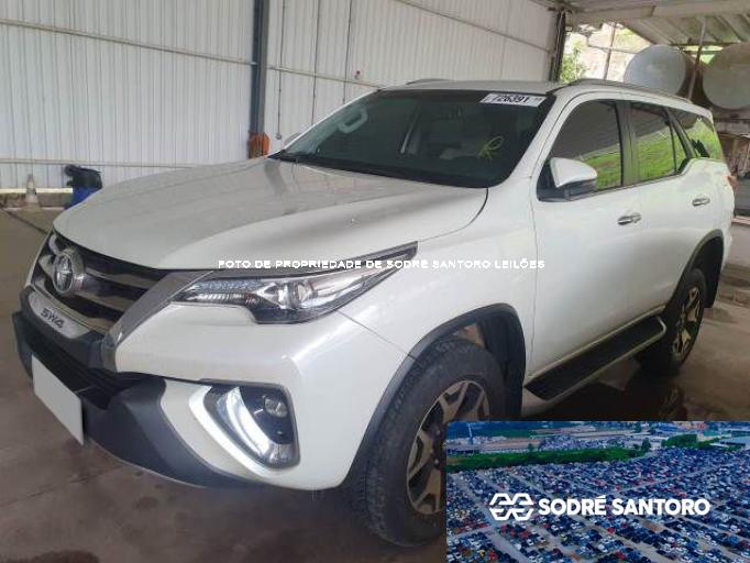 TOYOTA HILUX SW4 19/19