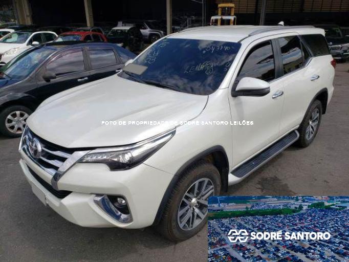 TOYOTA HILUX SW4 18/18